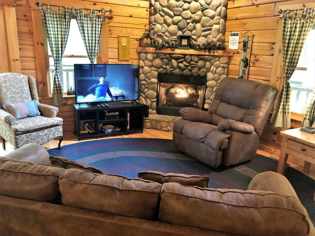 Bear Pleasures Cabin Villa Gatlinburg Exterior photo