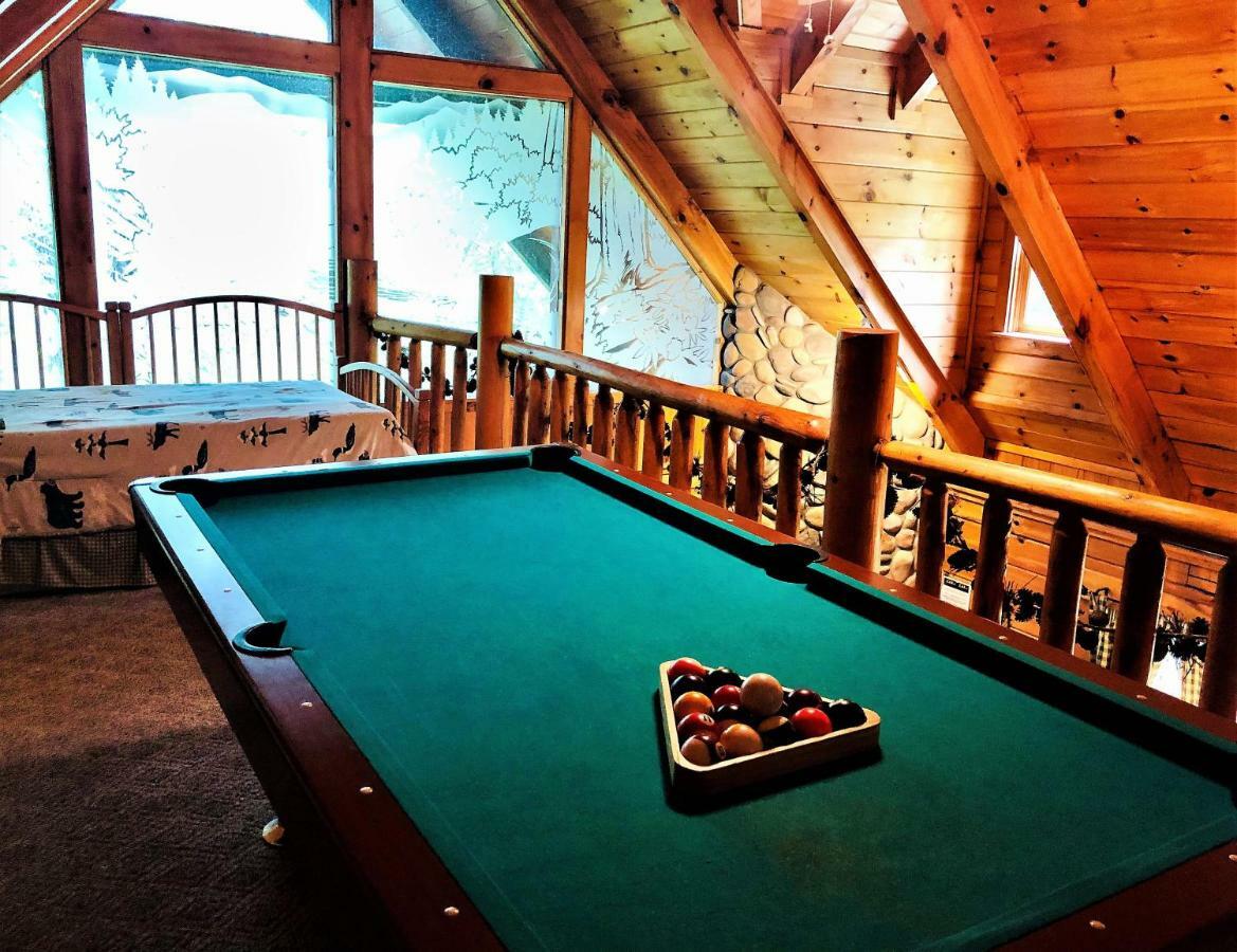 Bear Pleasures Cabin Villa Gatlinburg Exterior photo