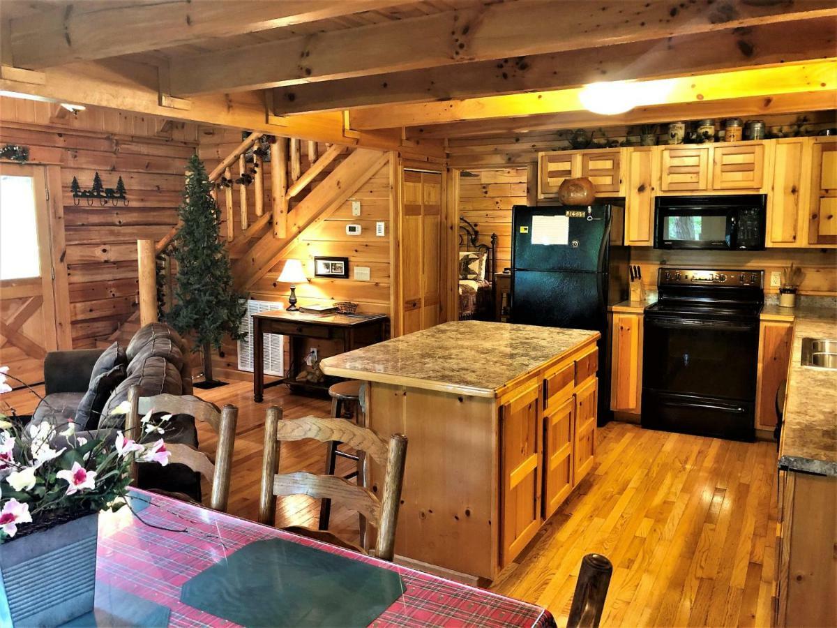 Bear Pleasures Cabin Villa Gatlinburg Exterior photo