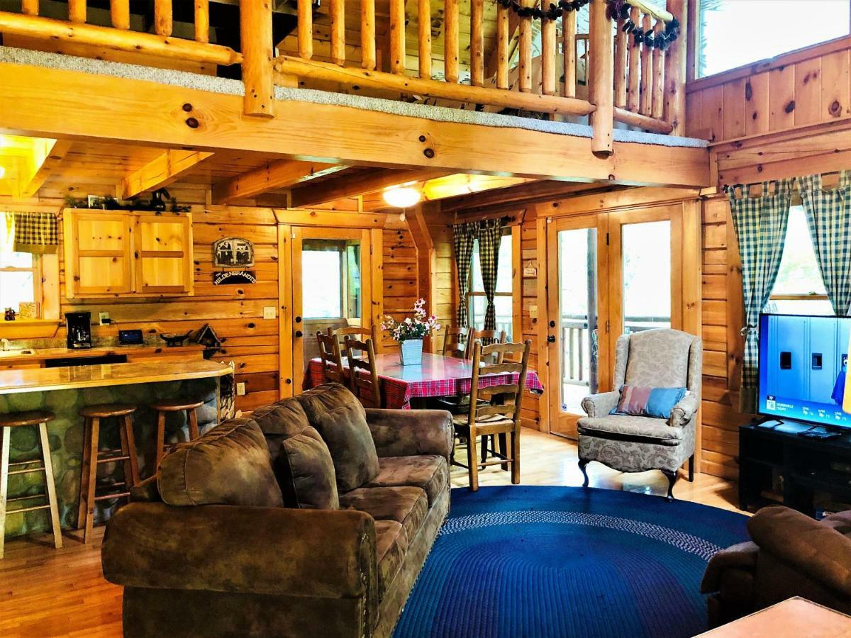 Bear Pleasures Cabin Villa Gatlinburg Exterior photo